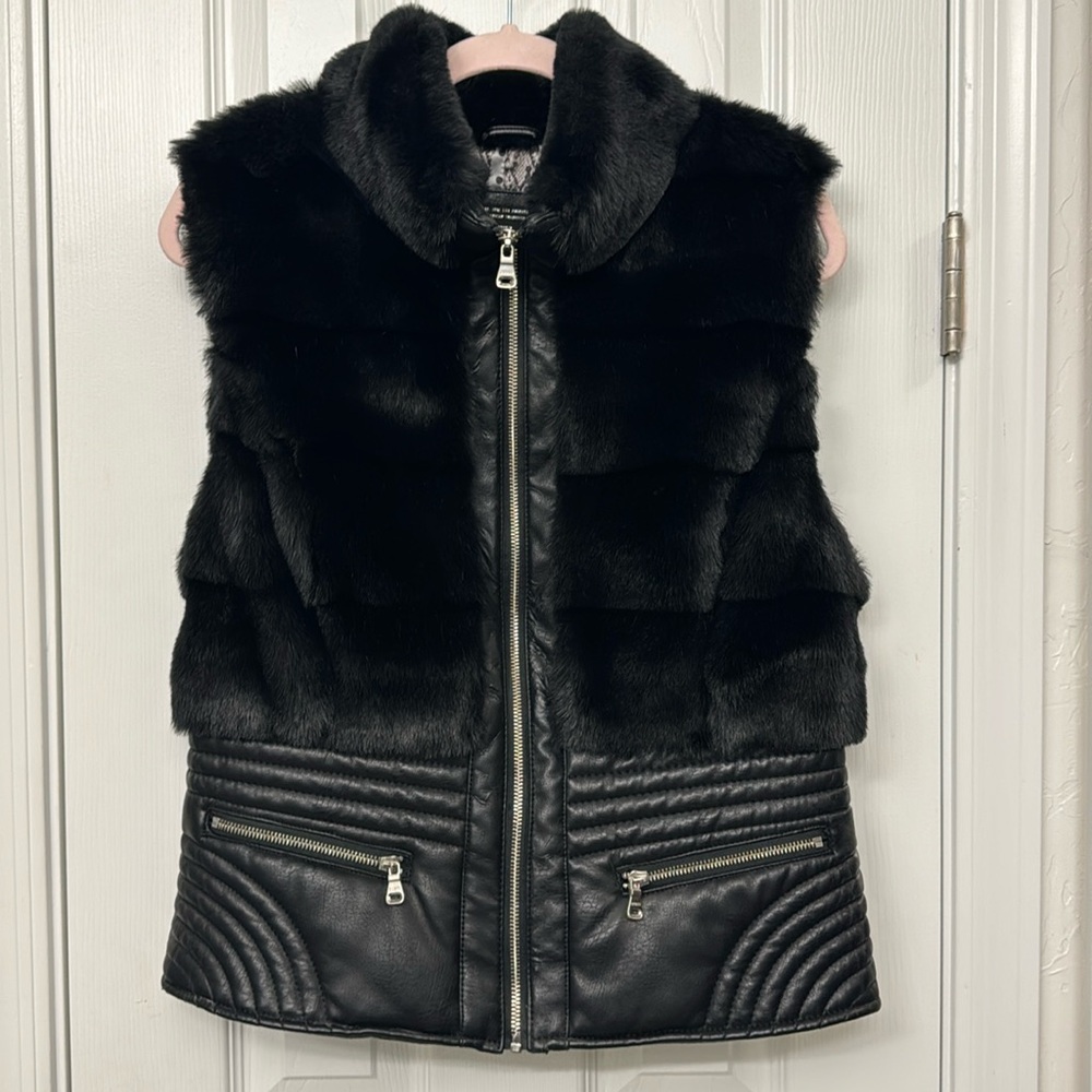 GUESS faux fur + leather women’s vest - Great Condition size Large